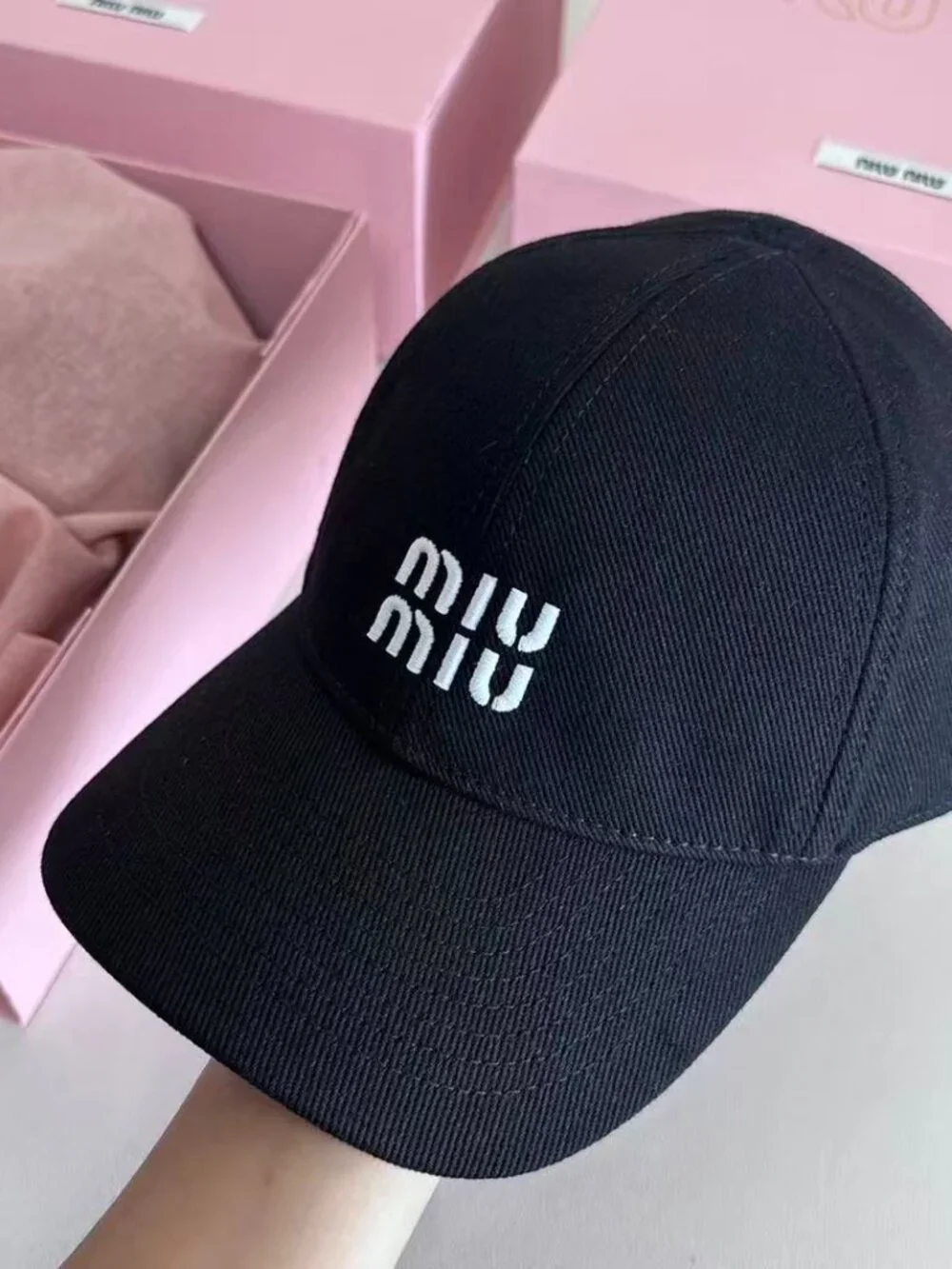 ✨MIU MIU black baseball cap